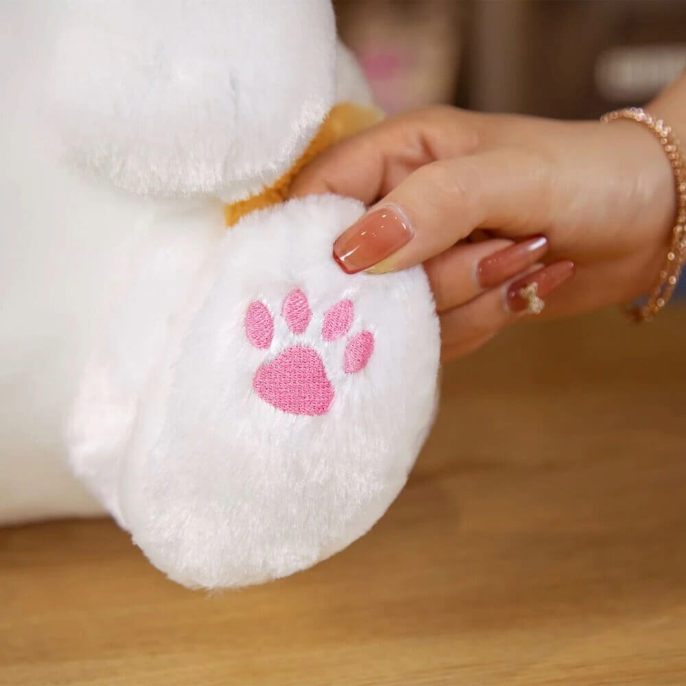 Chubby Lucky Cat Plushie foot detail