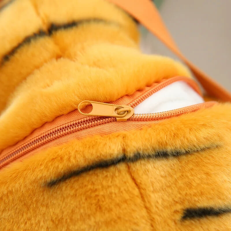 Jungle Friends Plushie Backpack zipper detail